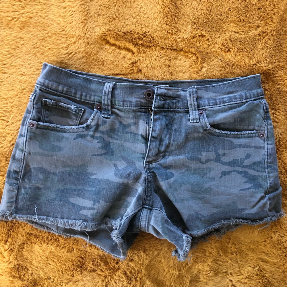Lucky brand cutoff army green camo shorts